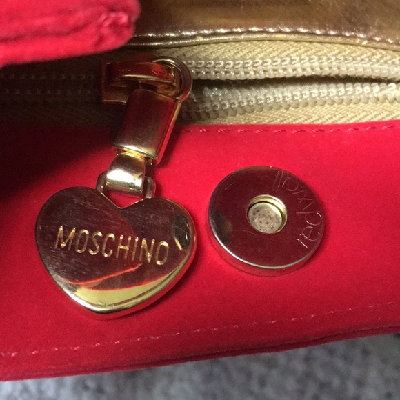 Moschino Redwall Purse - Picture 7 of 9